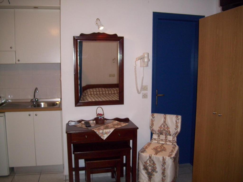 Ancient Thera Studios Периса Екстериор снимка